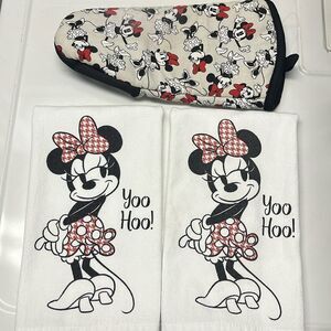 Disney Minnie Mouse Set of Two Kitchen Cotton Towels and Oven Mitt